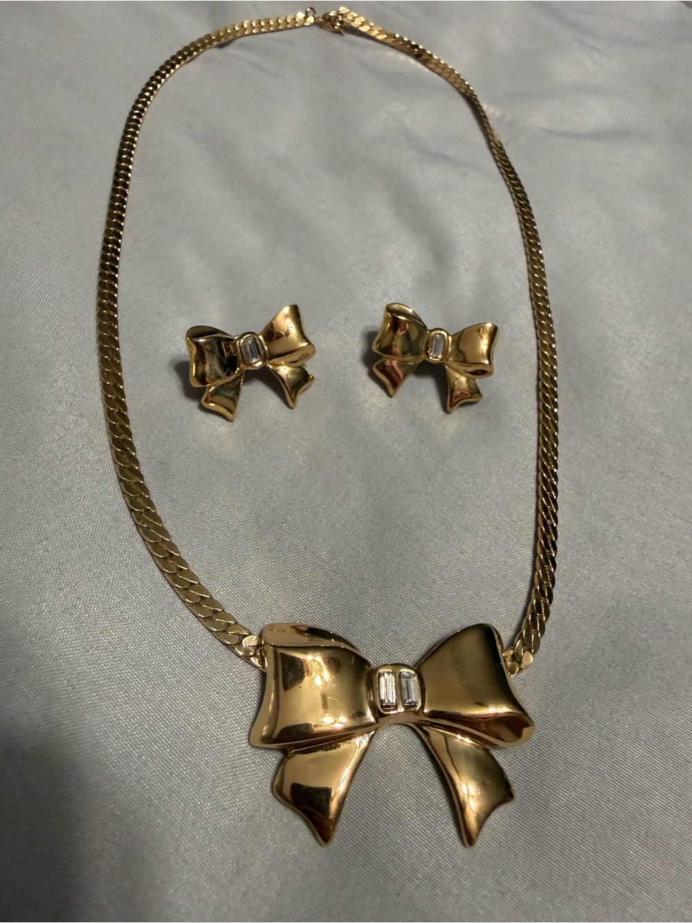 Trifari Gold Bow Necklace with Matching Bow Earrings